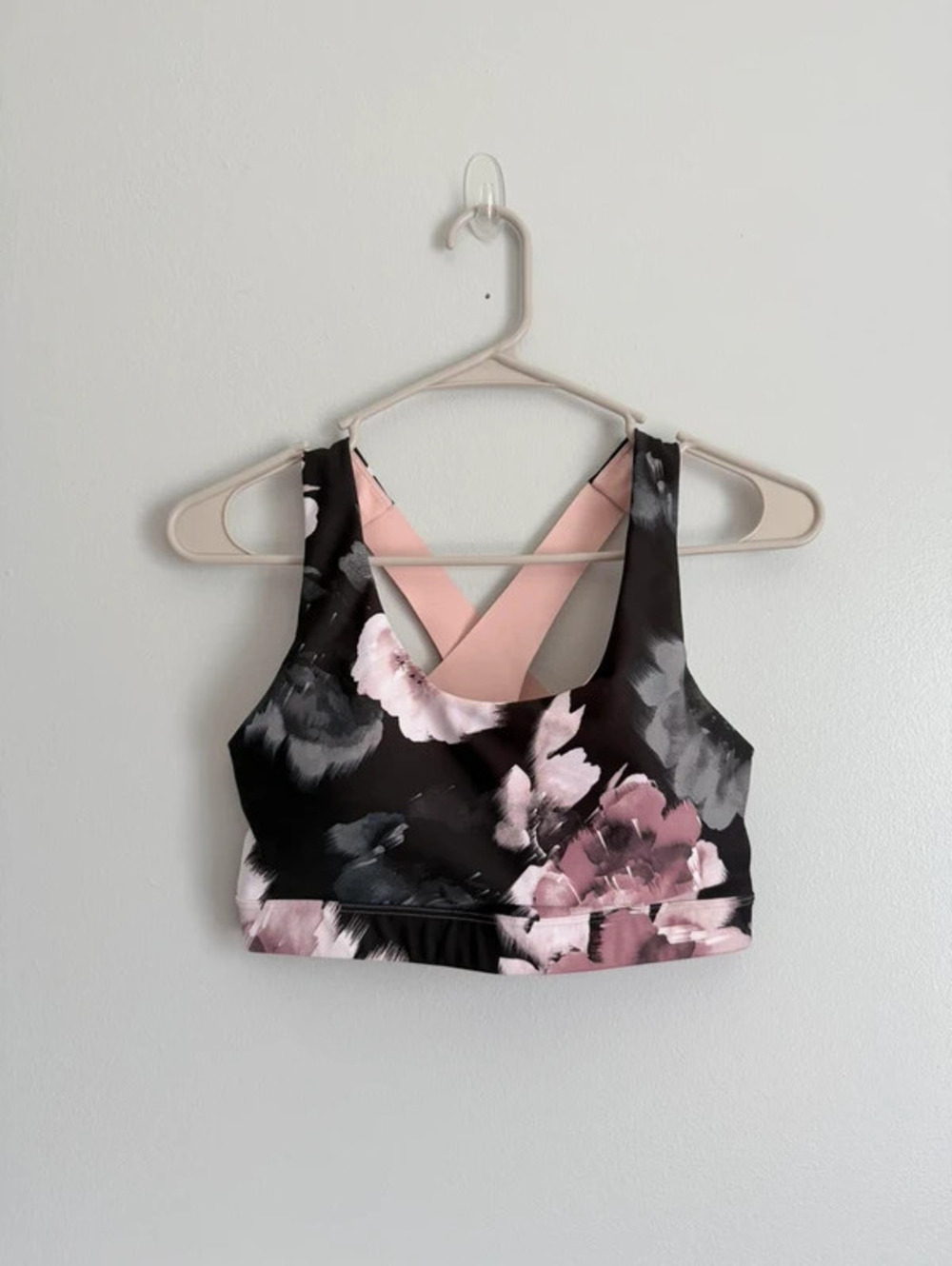 Old Navy Powersoft Floral Crossback Sports Bra Medium